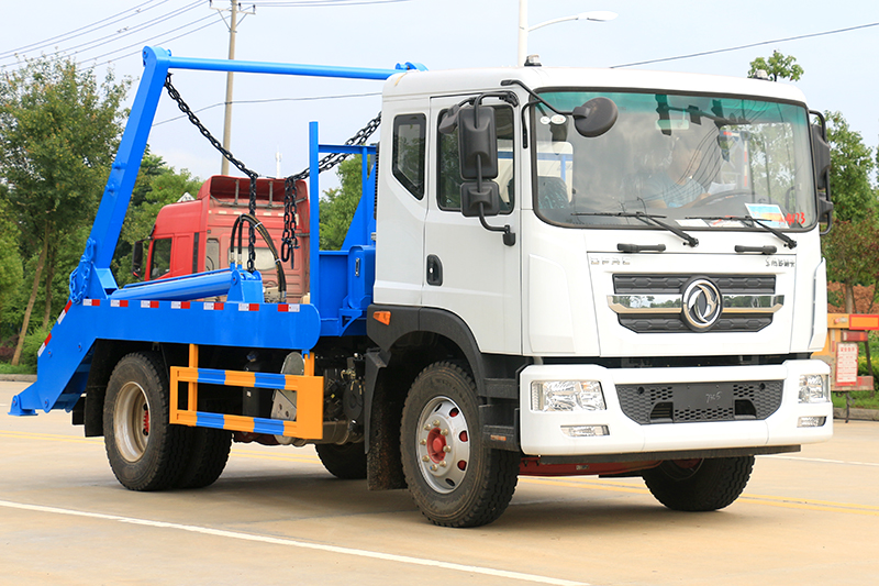 東風(fēng)D9國(guó)六擺臂式垃圾車圖片2