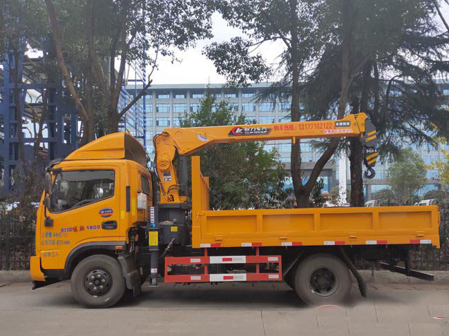 能上藍(lán)牌的隨車吊程力吊機(jī)3.5噸隨車吊圖片3